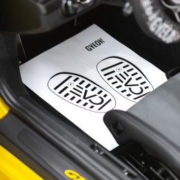 GYEON Q²M FloorMat — apsauginiai automobilio grindų kilimėliai, 25 vnt.